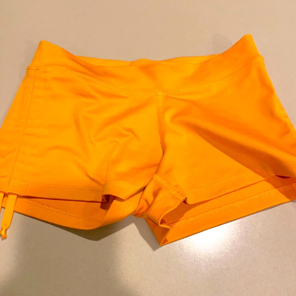 Mika yoga shorts